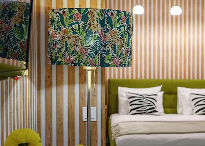 Feel Lviv! Old Apartment *